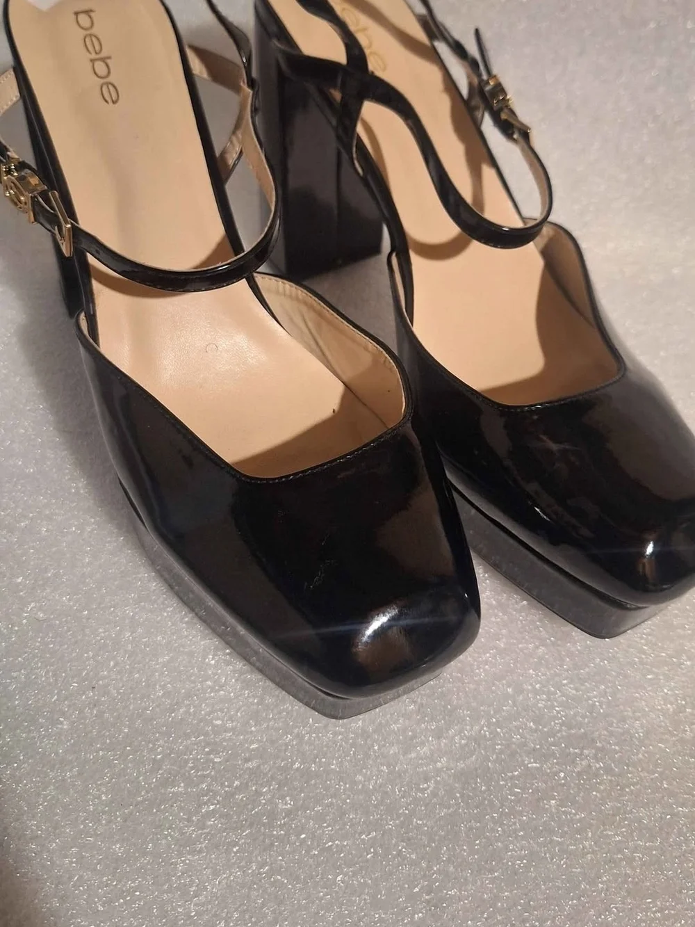 bebe glossy black